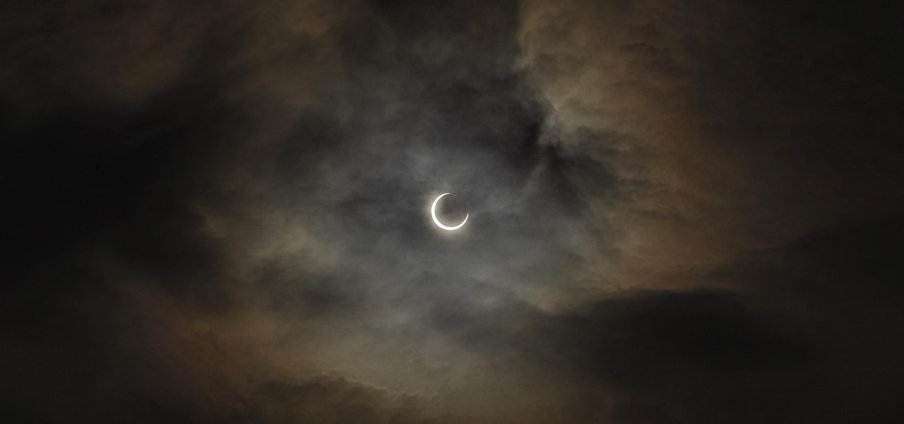 Illustration of Mercedes-Benz W221 2012 S65 AMG V4.0 1.57s Acceleration Specs