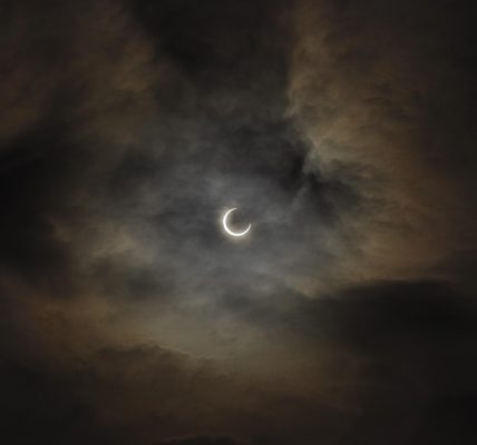 Illustration of Mercedes-Benz W221 2012 S65 AMG V4.0 1.57s Acceleration Specs